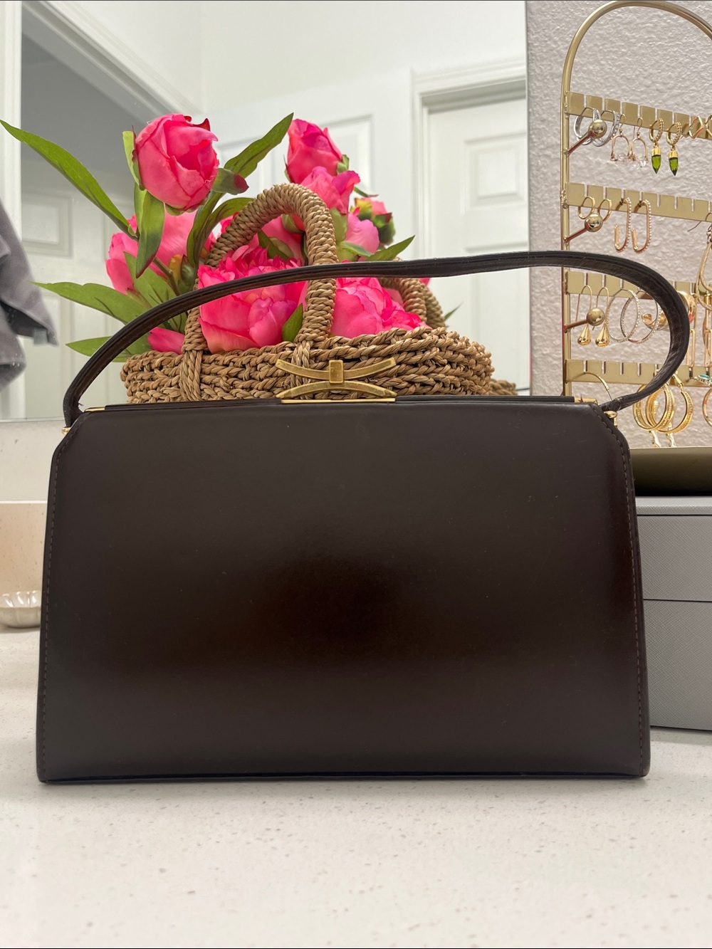 Vintage Ackery London brown leather handbag with a gold-tone clasp